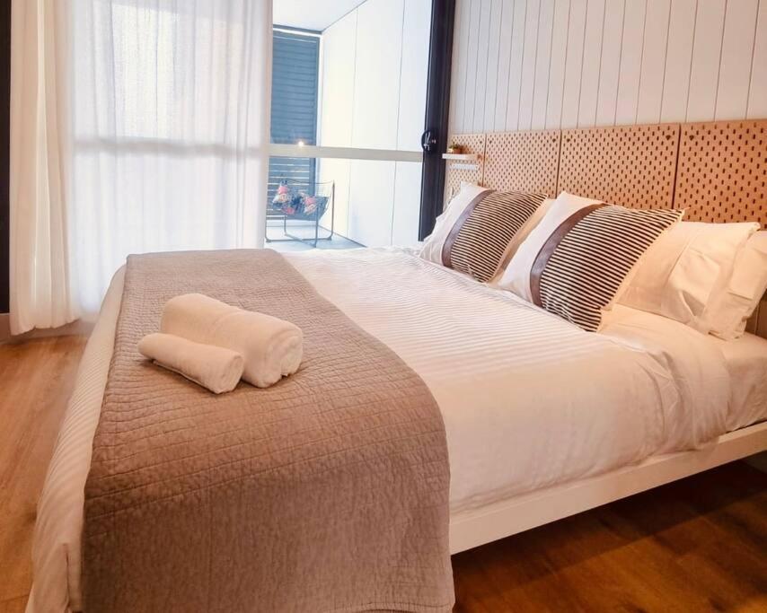 Apartment Free Secure Parking Walk To Train Station *