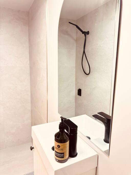 Free Secure Parking Walk To Train Station Apartment Sydney